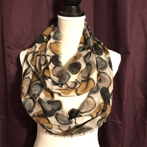 Bundle of 3 Scarves plus 1 Free Bonus Scarf! - Picture 4 of 5
